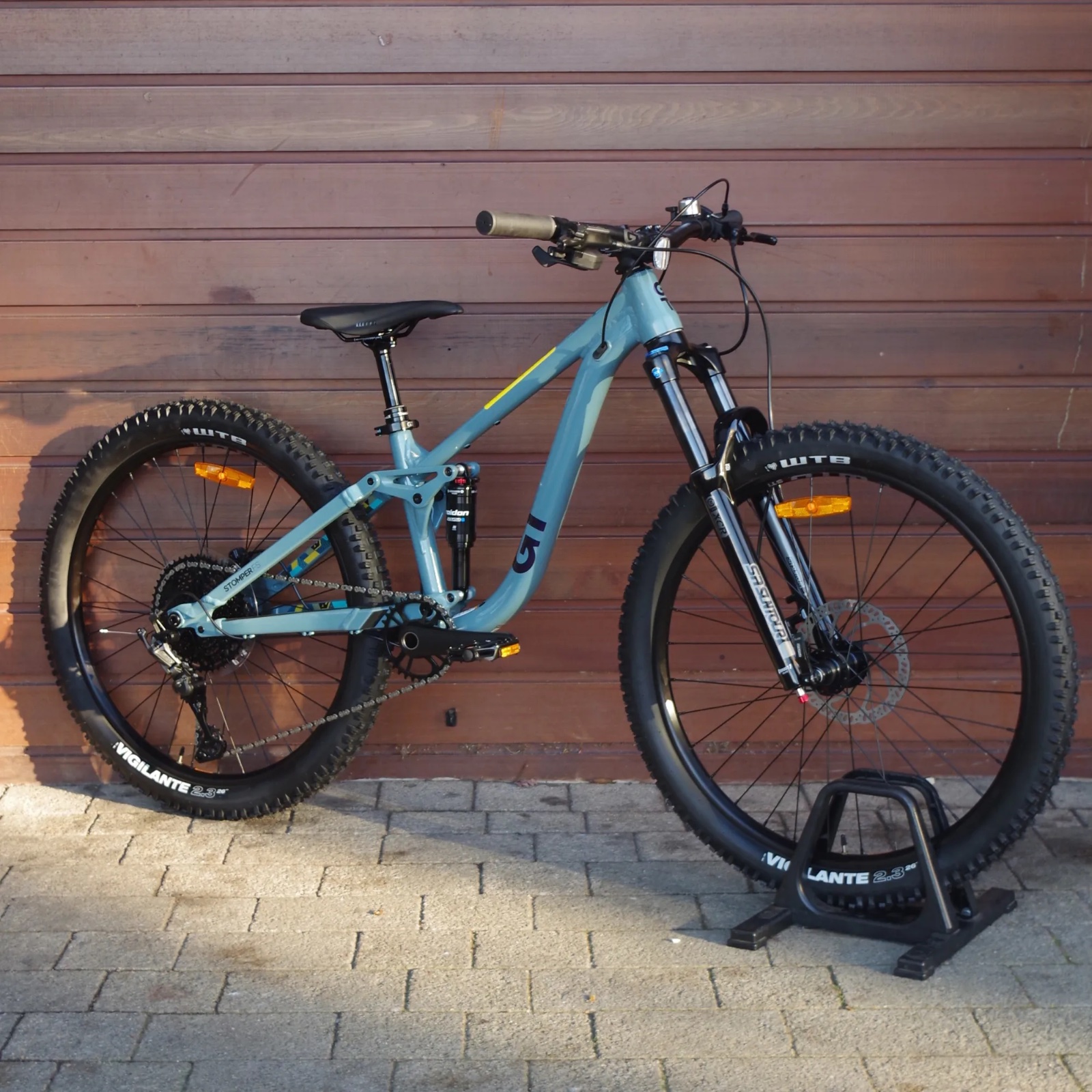 26" mountain bike, 21 gears