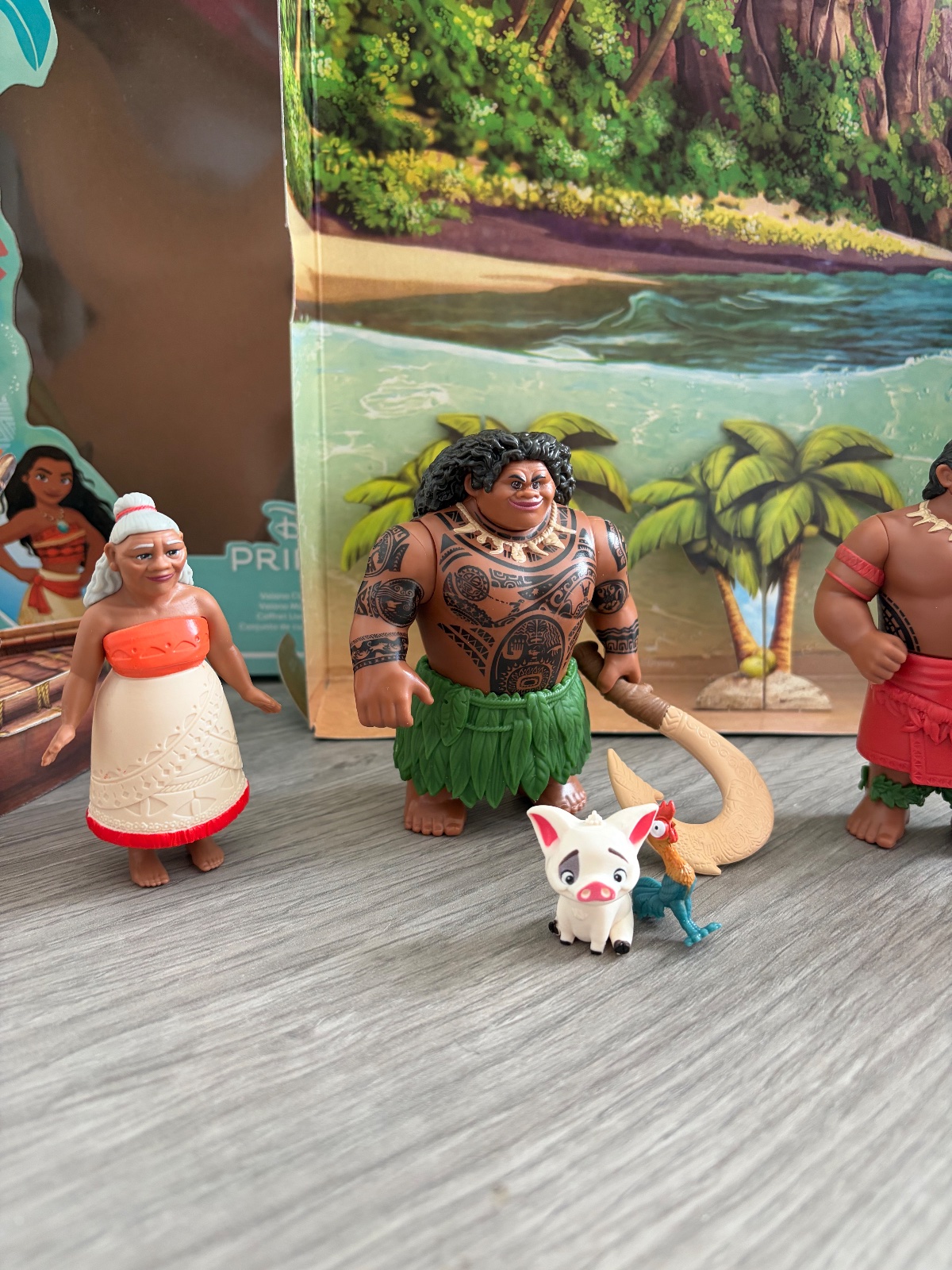 Moana (Vaina) toy set with cardboard boat cut out — photo 4